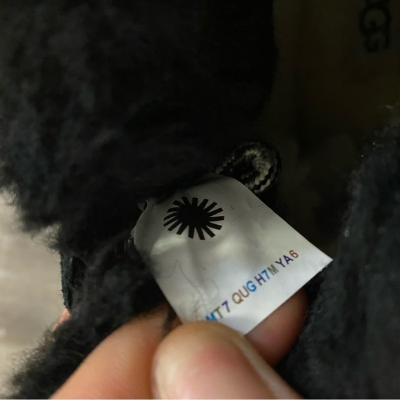 UGG | Adiroam Hiker Boot In Black and White NEW - Picture 8 of 13